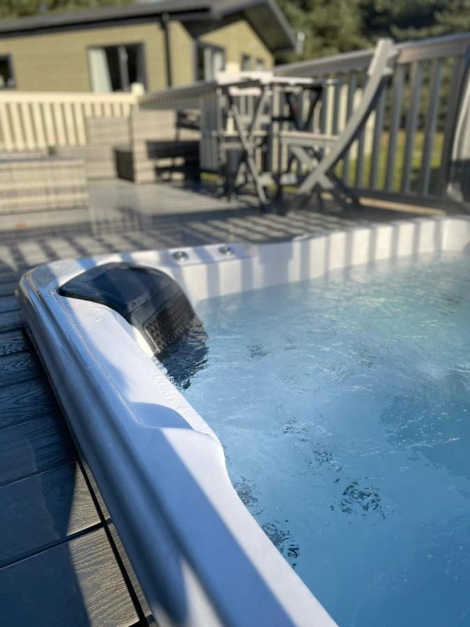 Gleneagles Lodge With Hot Tub York Eksteriør bilde